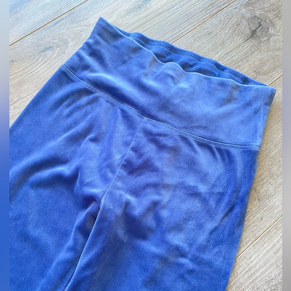 Aerie Offline blue velvet high waisted leggings size M super soft, warm & cozy - Picture 4 of 6